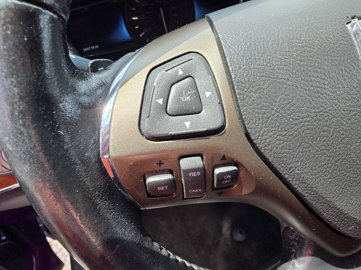 Used 2013 Lincoln MKX AWD image 17