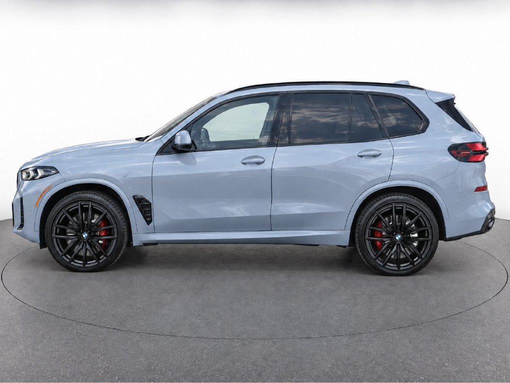 Used 2024 BMW X5 xDrive40i w/ M Sport Package AWD/4WD image 8