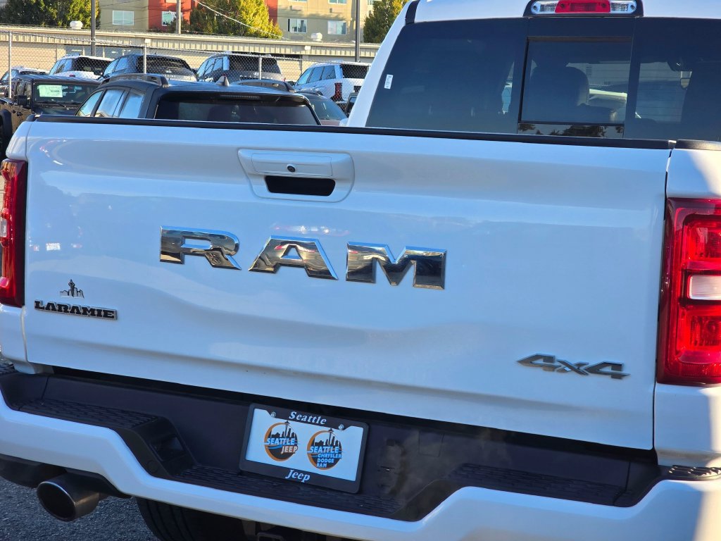 Used 2025 RAM 1500 Laramie w/ Sport Appearance Package AWD/4WD image 14