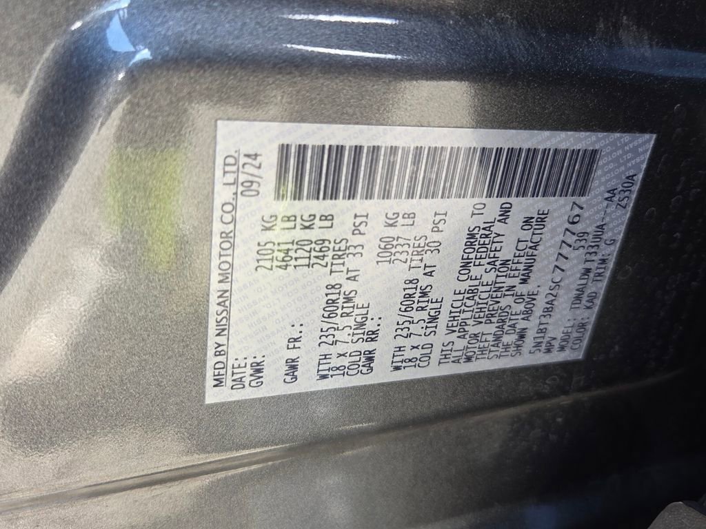 Used 2025 Nissan Rogue SV image 6