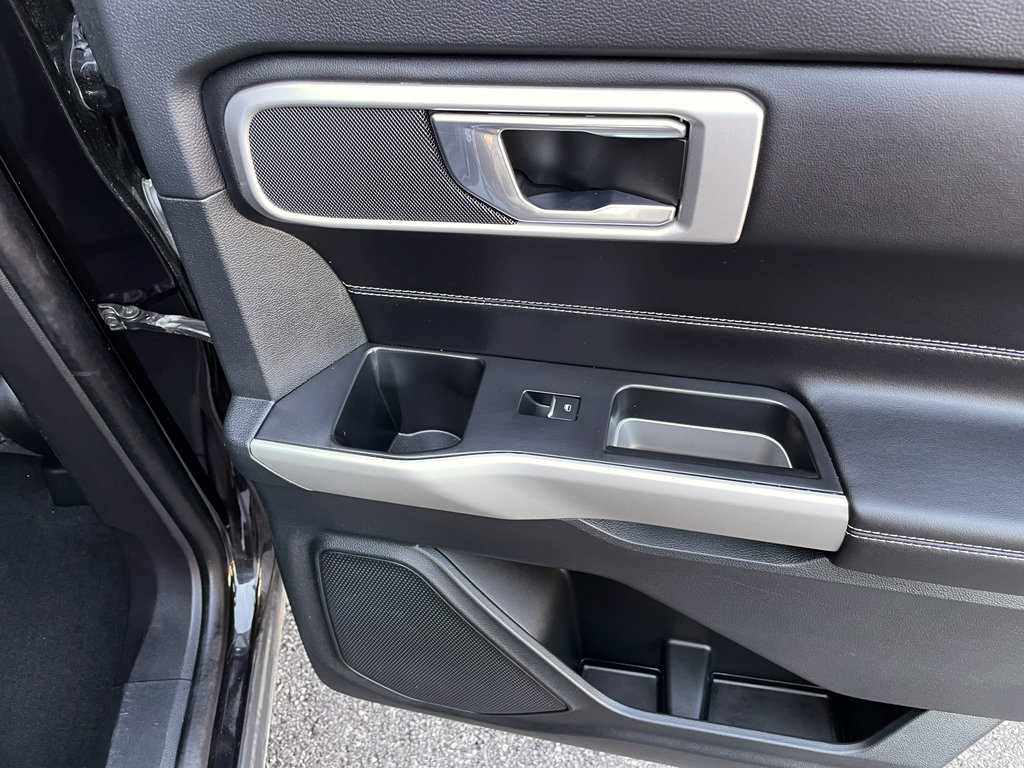 Used 2022 Ford Explorer XLT image 26