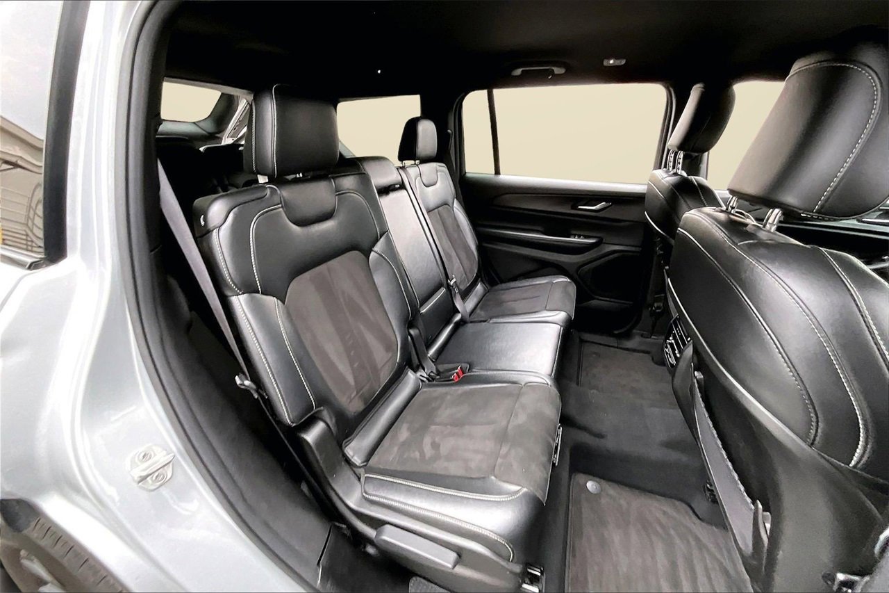 Certified 2024 Jeep Grand Cherokee L Laredo image 22