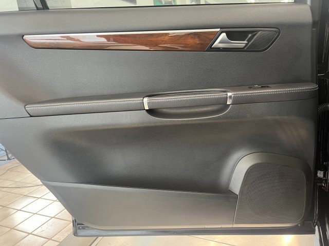 Used 2011 Mercedes-Benz R 350 4MATIC image 37