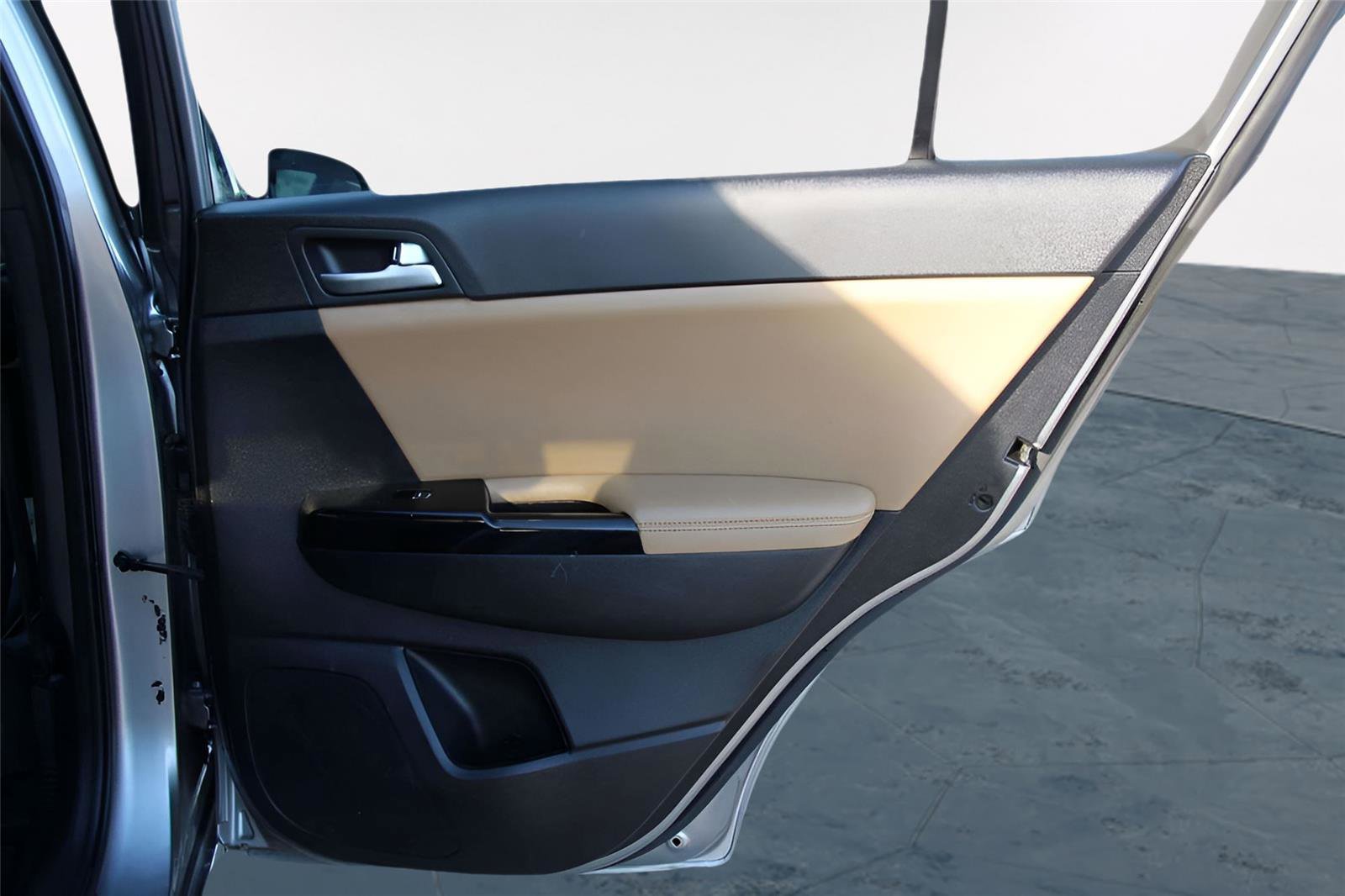 Used 2020 Kia Sportage SX image 25