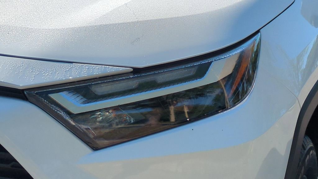 Used 2024 Toyota RAV4 XLE FWD image 25