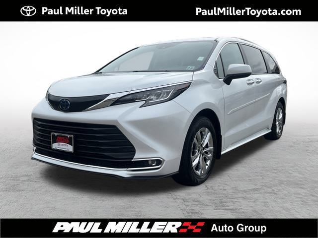 Certified 2023 Toyota Sienna XLE