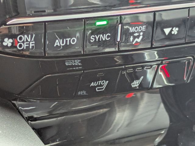 Certified 2025 Acura MDX FWD w/ Technology Package image 32