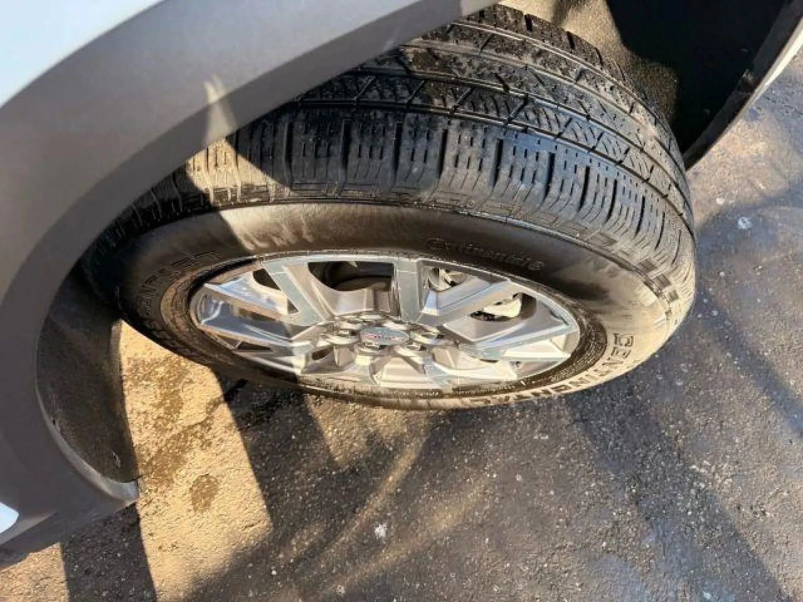 Used 2022 GMC Acadia SLT w/ LPO, Floor Liner Package image 37