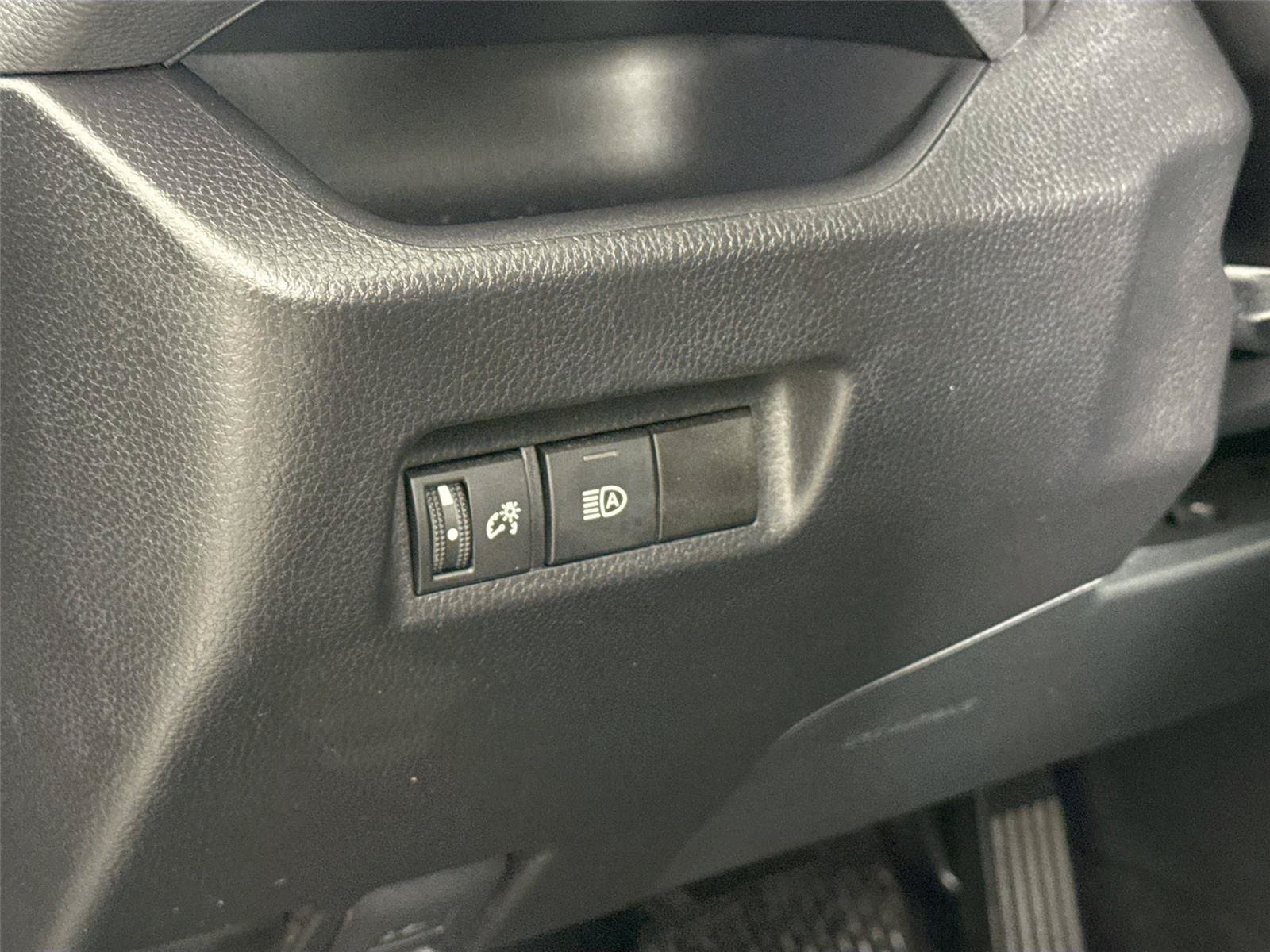Certified 2025 Toyota RAV4 XLE AWD/4WD image 15
