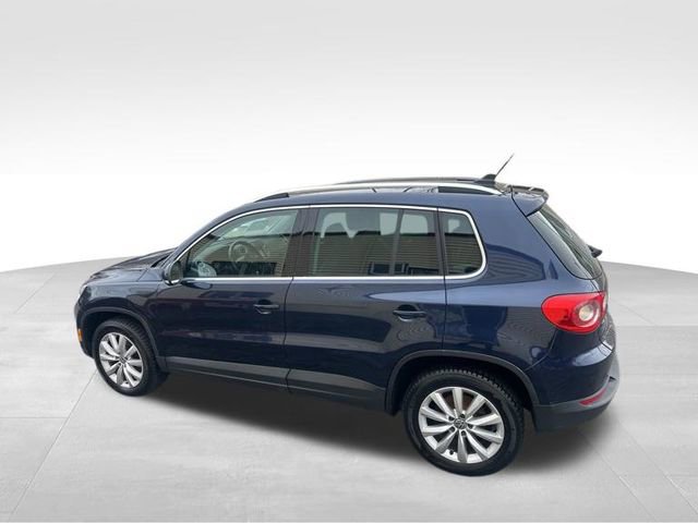 Used 2011 Volkswagen Tiguan SE image 12