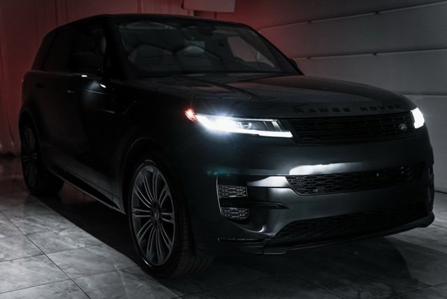 Used 2024 Land Rover Range Rover Sport Dynamic SE image 33