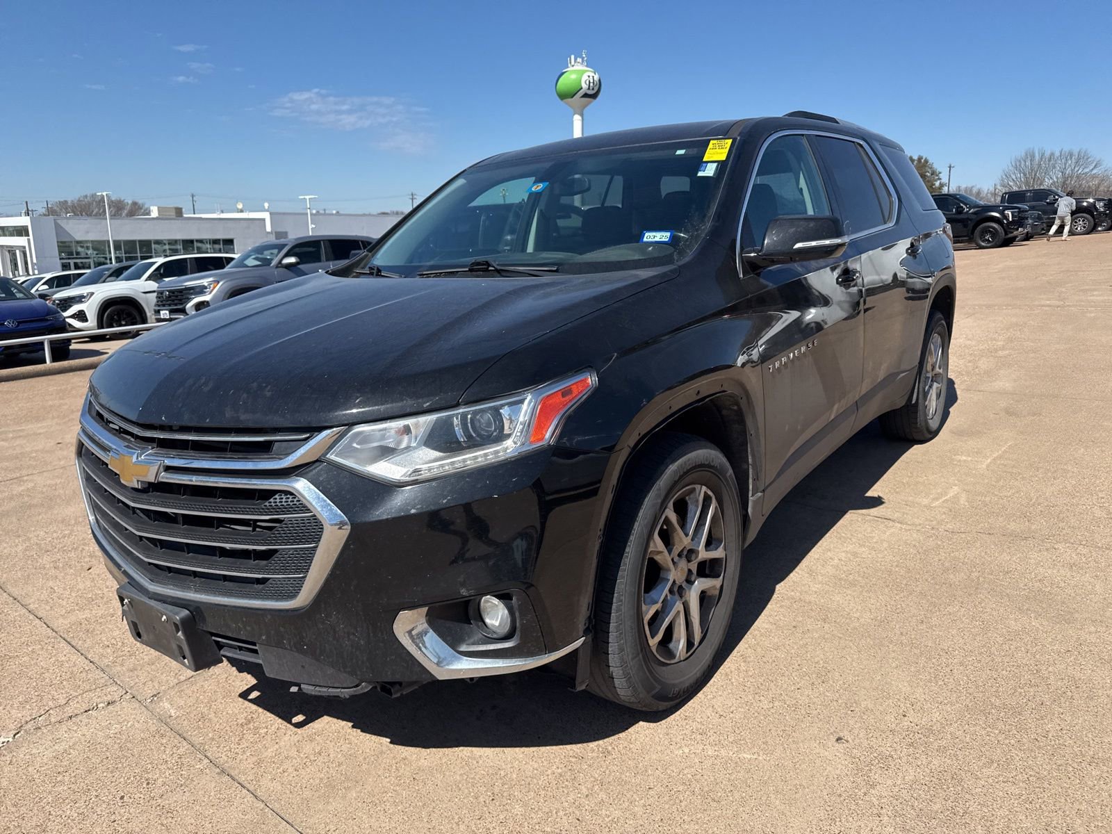 Used 2018 Chevrolet Traverse LT image 2