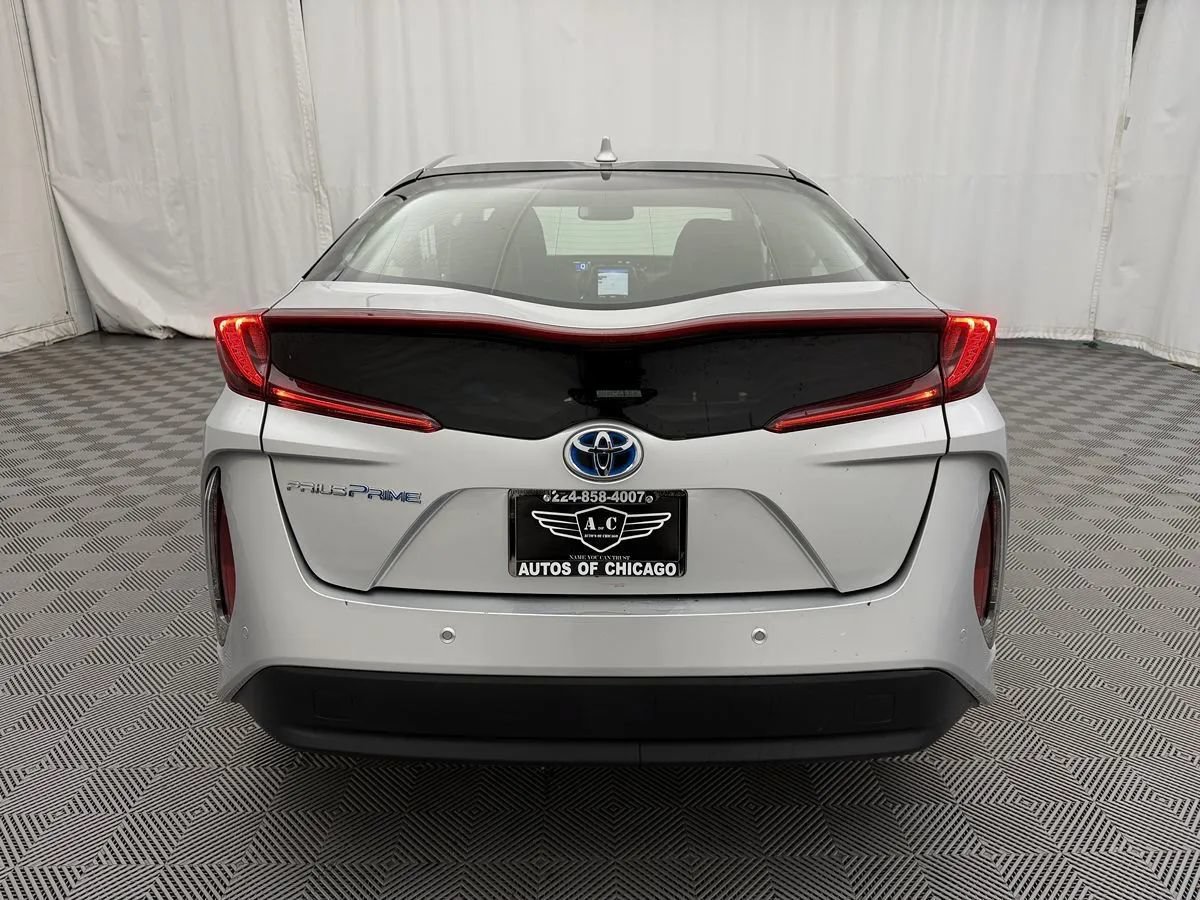Used 2017 Toyota Prius Prime Advanced FWD image 4