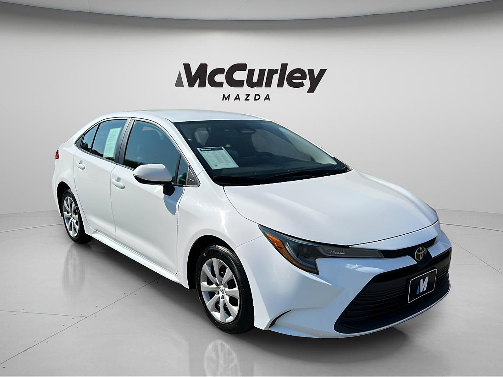 Used 2024 Toyota Corolla LE FWD image 1