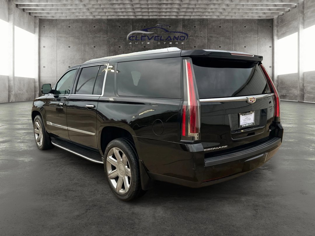 Used 2016 Cadillac Escalade ESV Luxury image 5