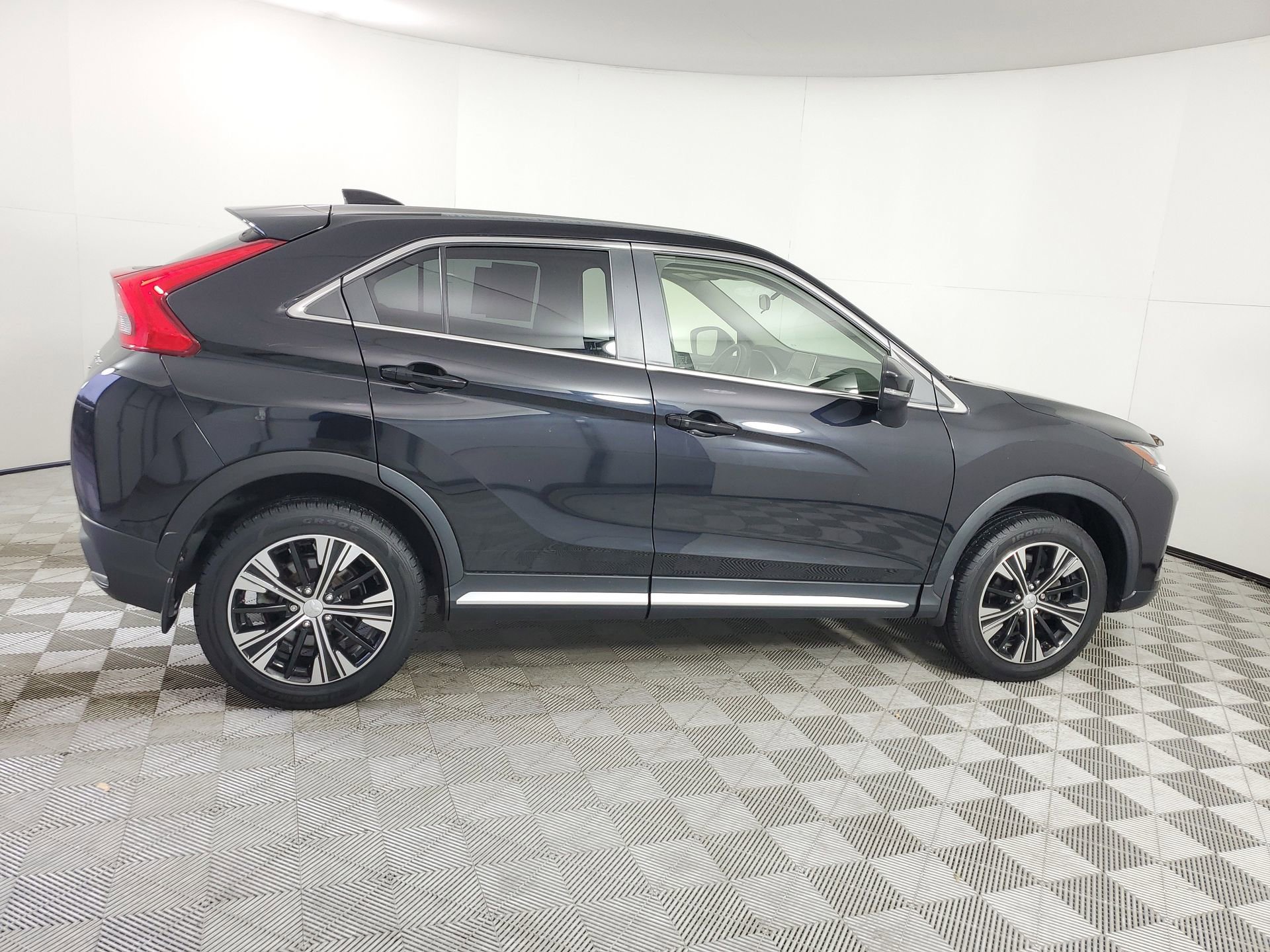 Used 2019 Mitsubishi Eclipse Cross SE image 12