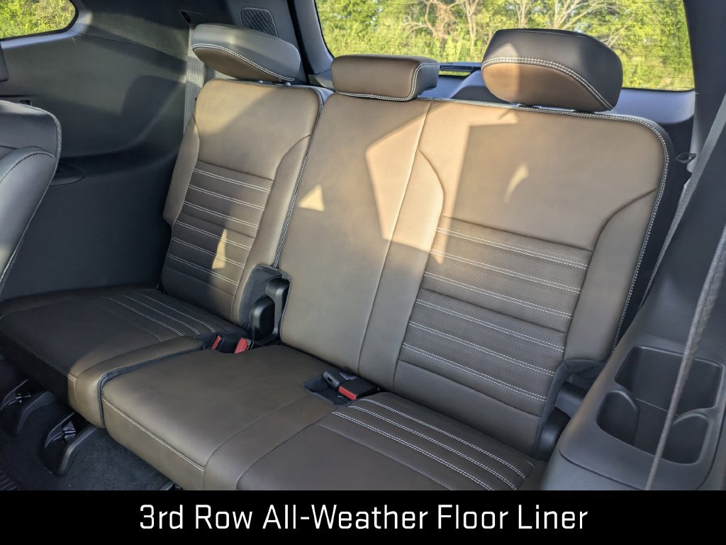 New 2027 GMC Acadia Denali Ultimate w/ LPO, Floor Liner Package FWD image 27