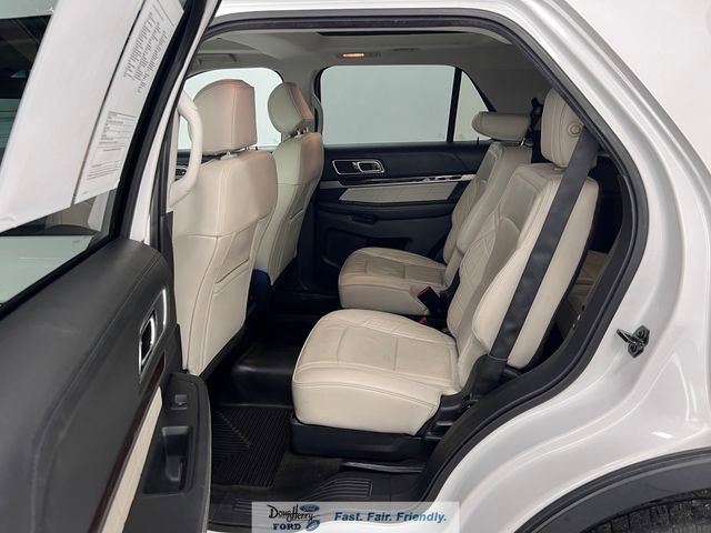 Used 2016 Ford Explorer Platinum image 31
