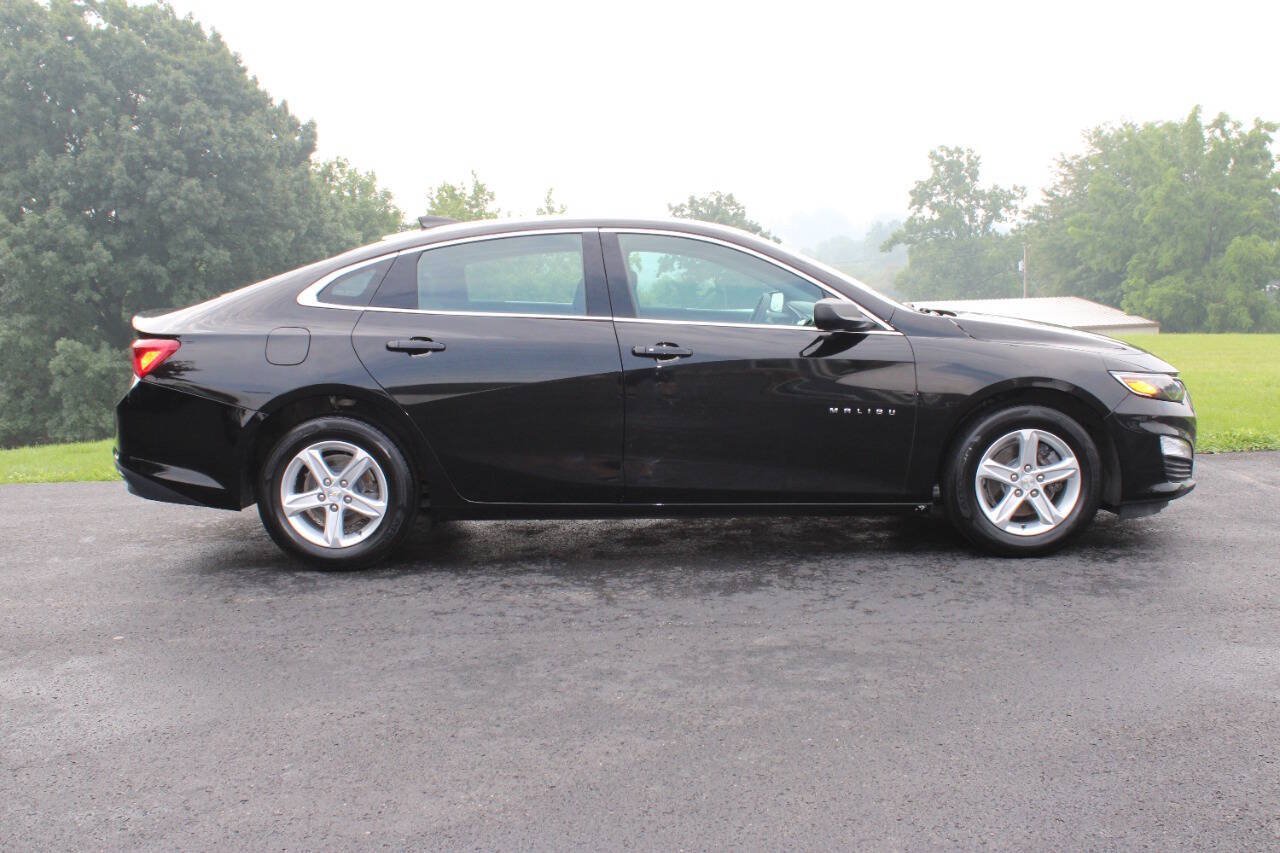 Used 2022 Chevrolet Malibu LS FWD image 2