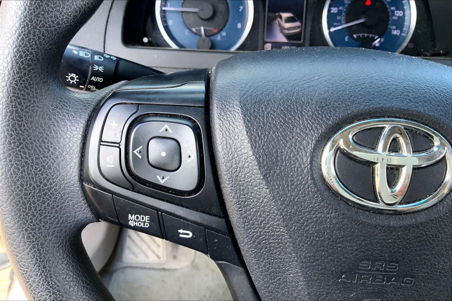 Used 2016 Toyota Camry LE FWD image 24