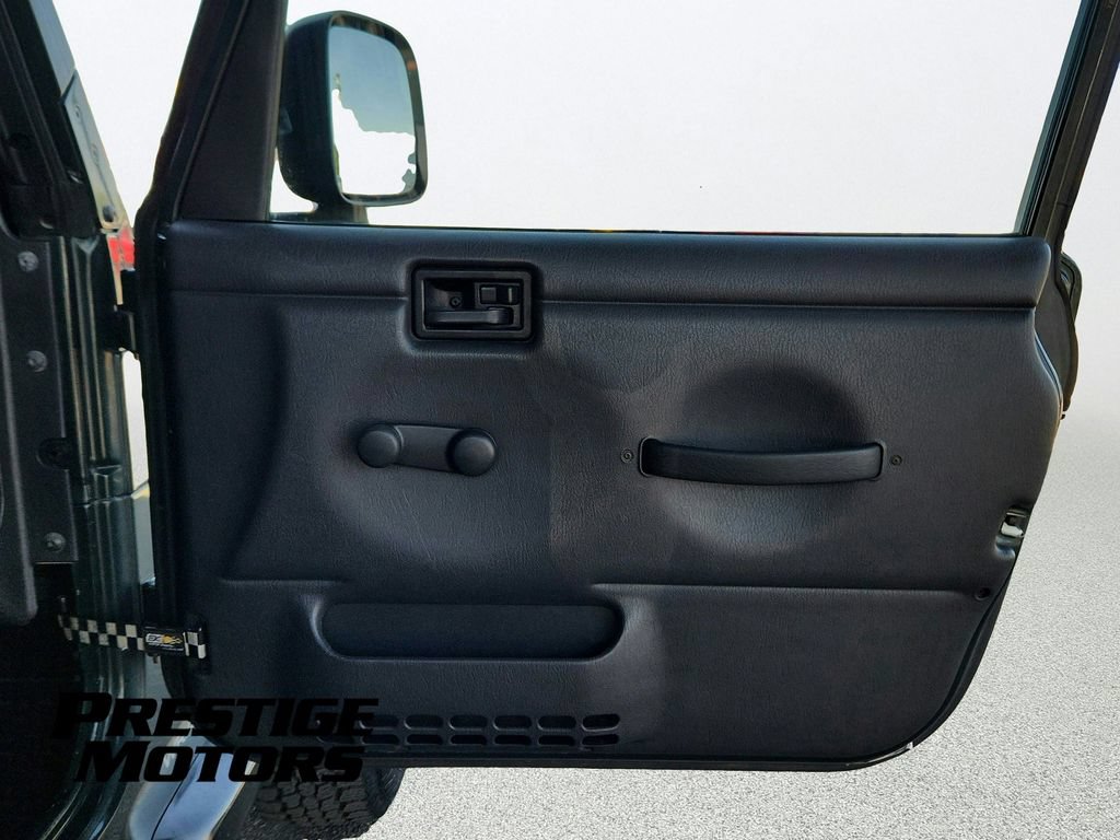 Used 2004 Jeep Wrangler SE AWD/4WD image 20