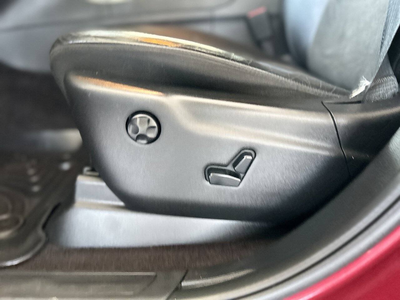 Used 2019 Jeep Grand Cherokee Altitude AWD/4WD image 35