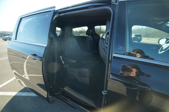 New 2026 Chrysler Pacifica Select FWD image 19
