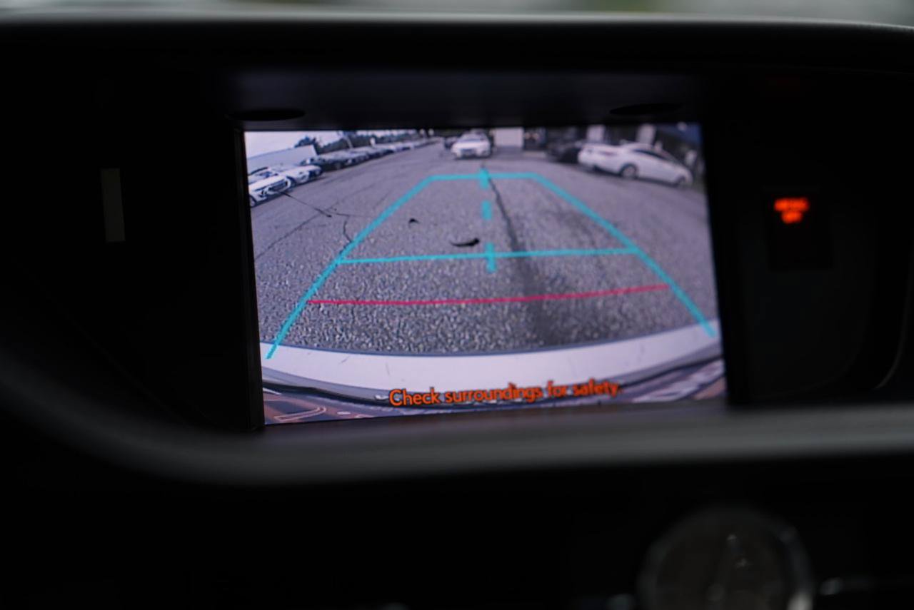 Used 2013 Lexus ES 300h w/ Luxury Pkg FWD image 19