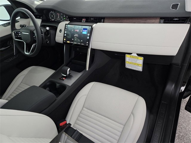 New 2025 Land Rover Discovery Sport S image 18