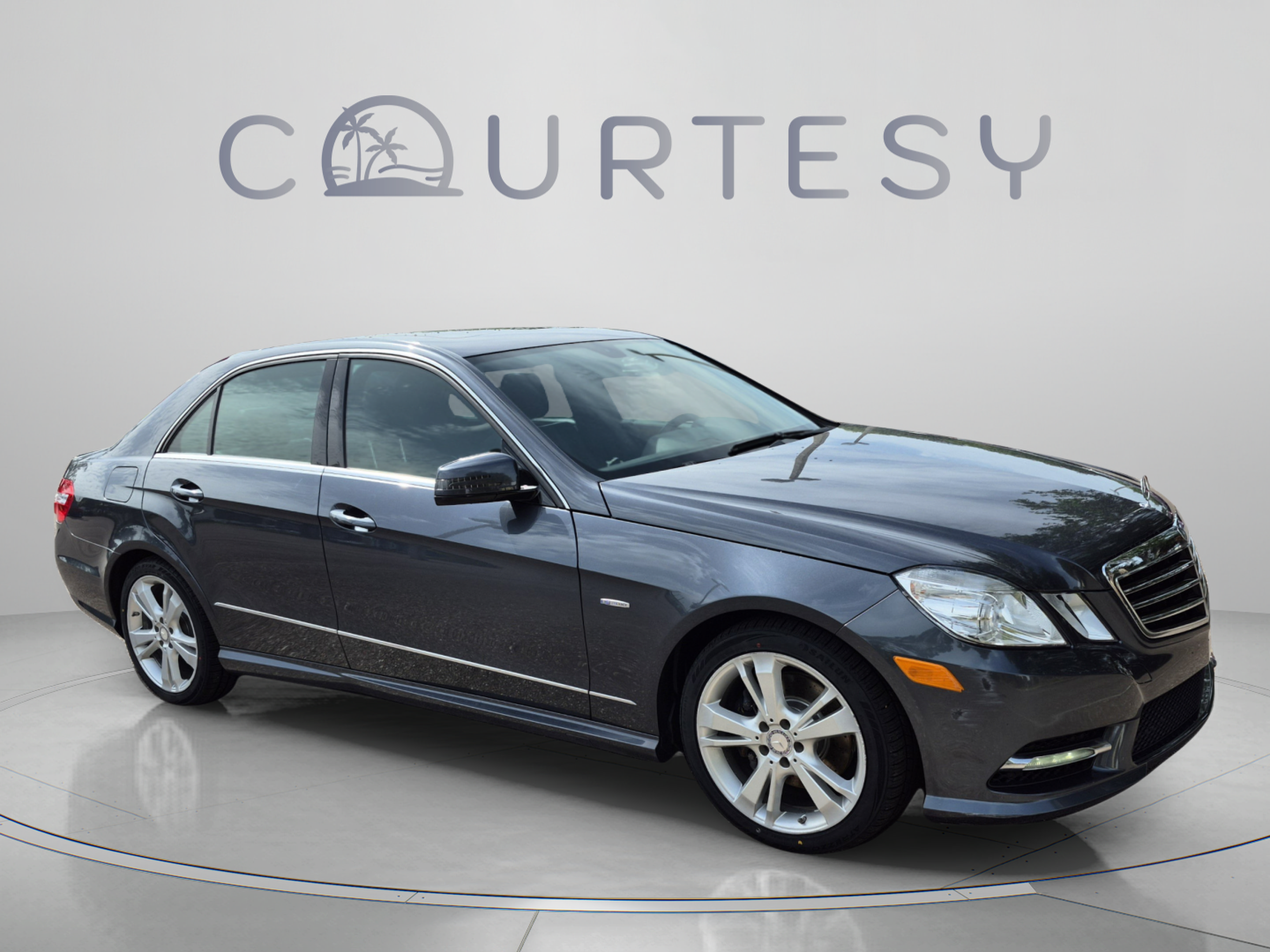 Used 2012 Mercedes-Benz E 350 4MATIC Sedan image 9