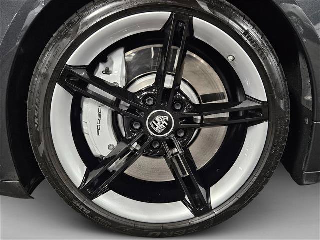 Used 2022 Porsche Taycan image 19