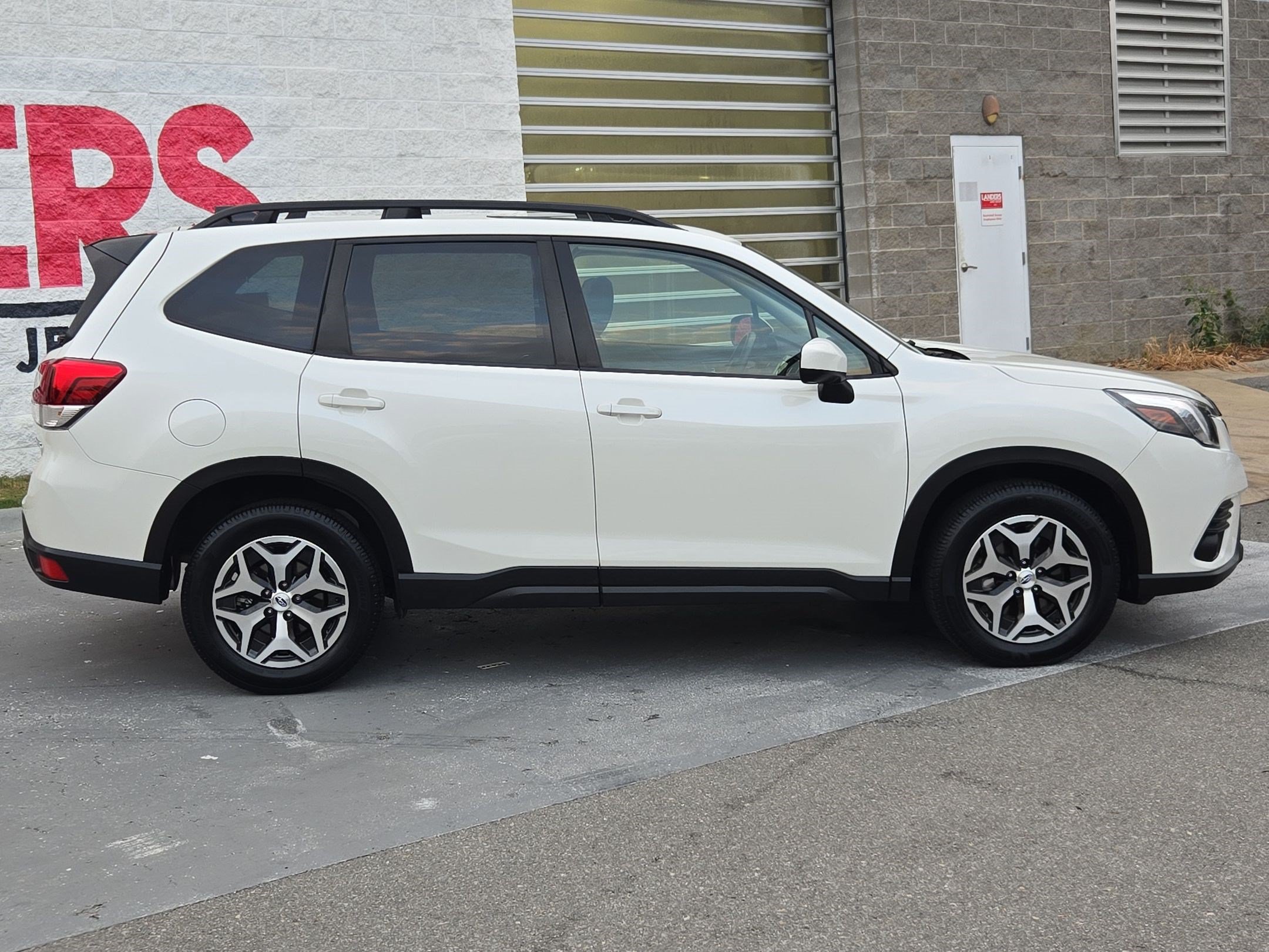 Used 2024 Subaru Forester Premium AWD/4WD image 8