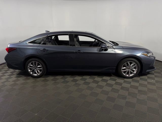 Used 2021 Toyota Avalon XLE w/ Moonroof Package image 10