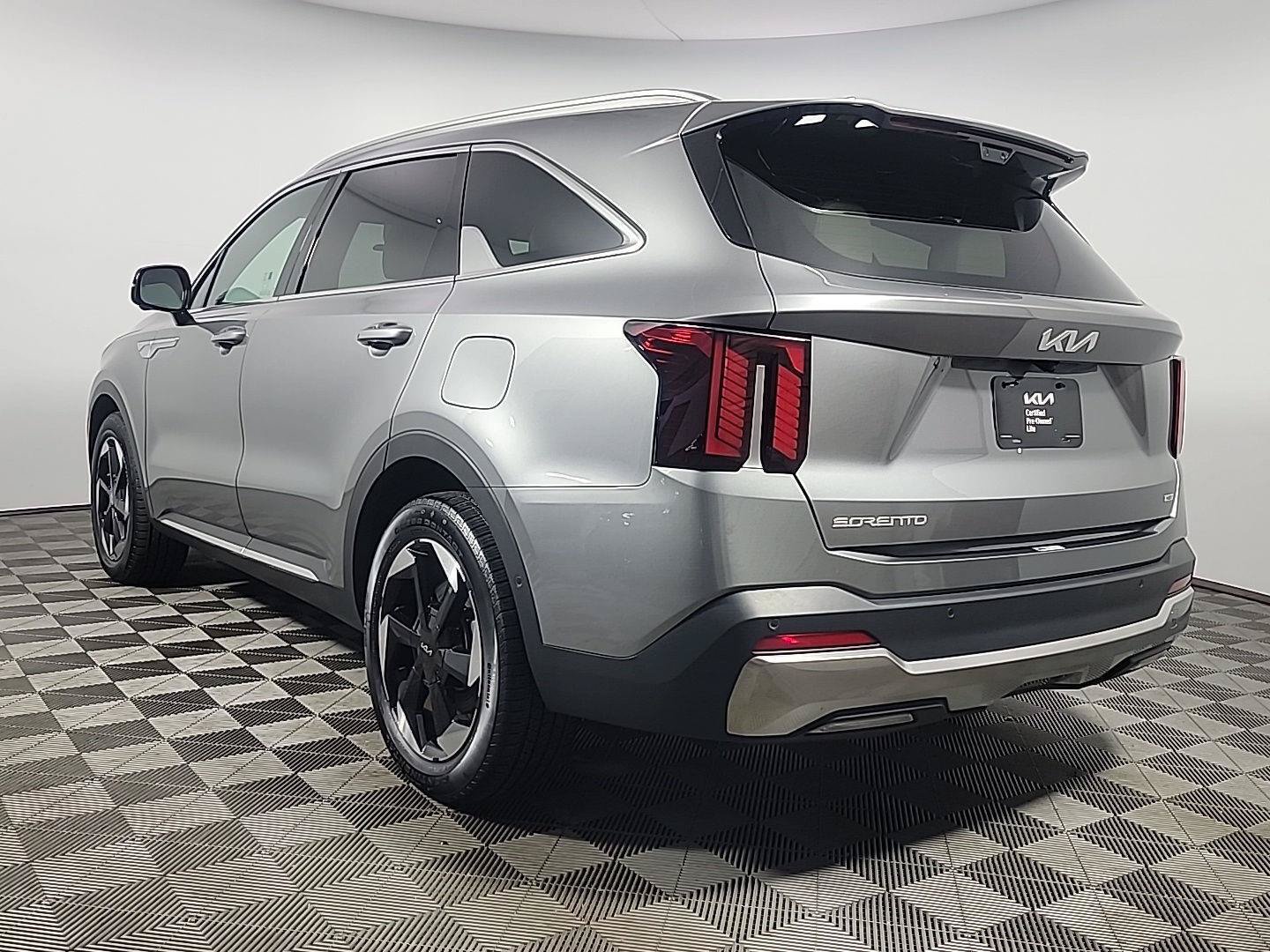 Certified 2025 Kia Sorento SX Prestige AWD/4WD image 10