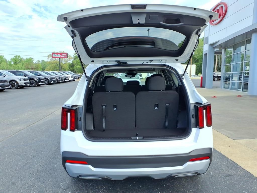 New 2026 Kia Sorento LX FWD image 6
