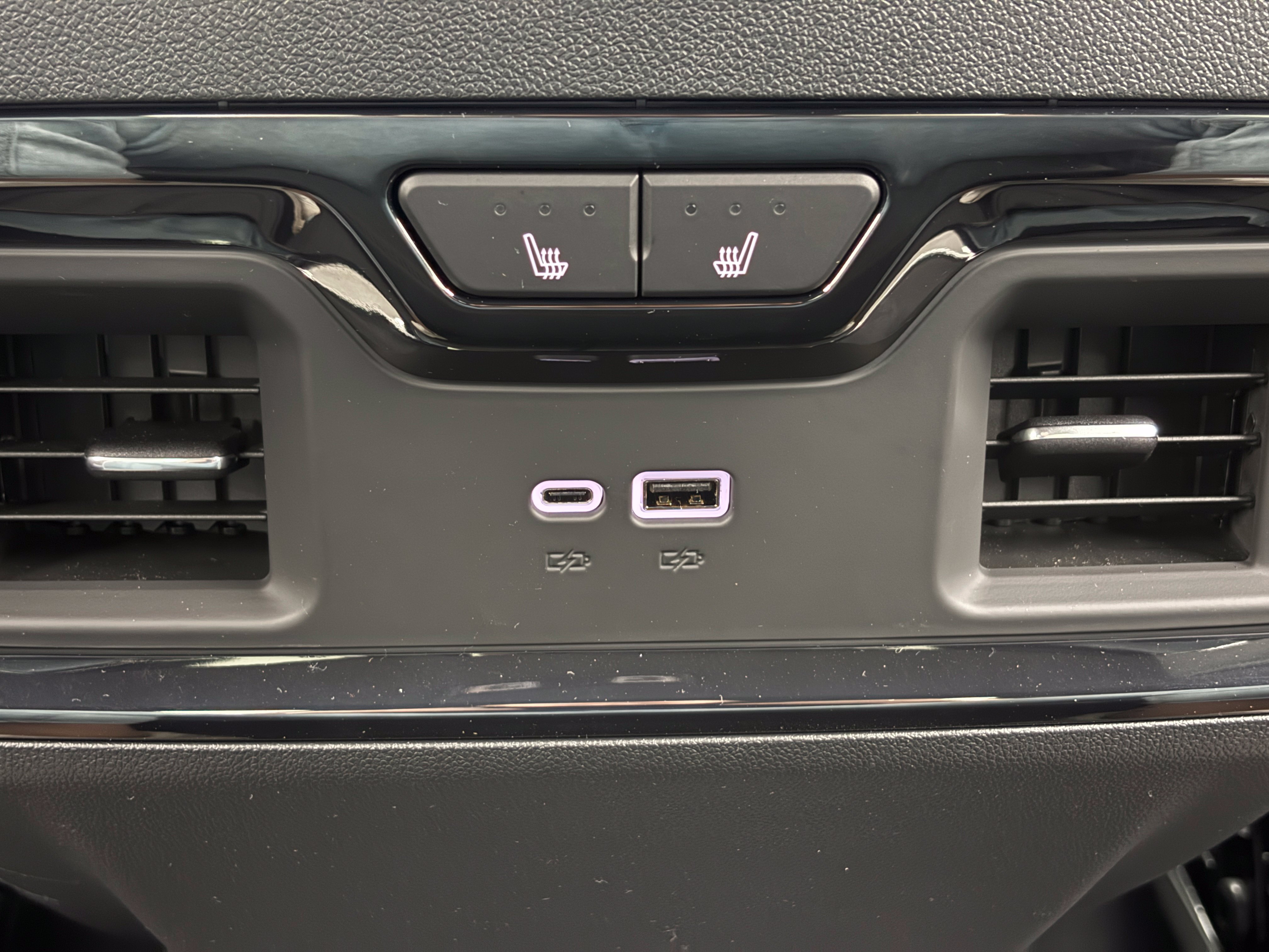 New 2026 GMC Sierra 2500 AT4 w/ AT4 Premium Plus Package AWD/4WD image 8