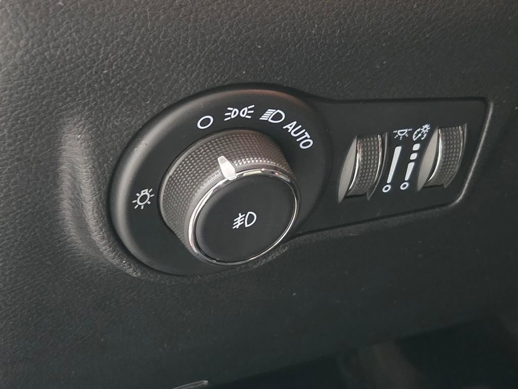 Used 2022 Jeep Compass Limited image 14