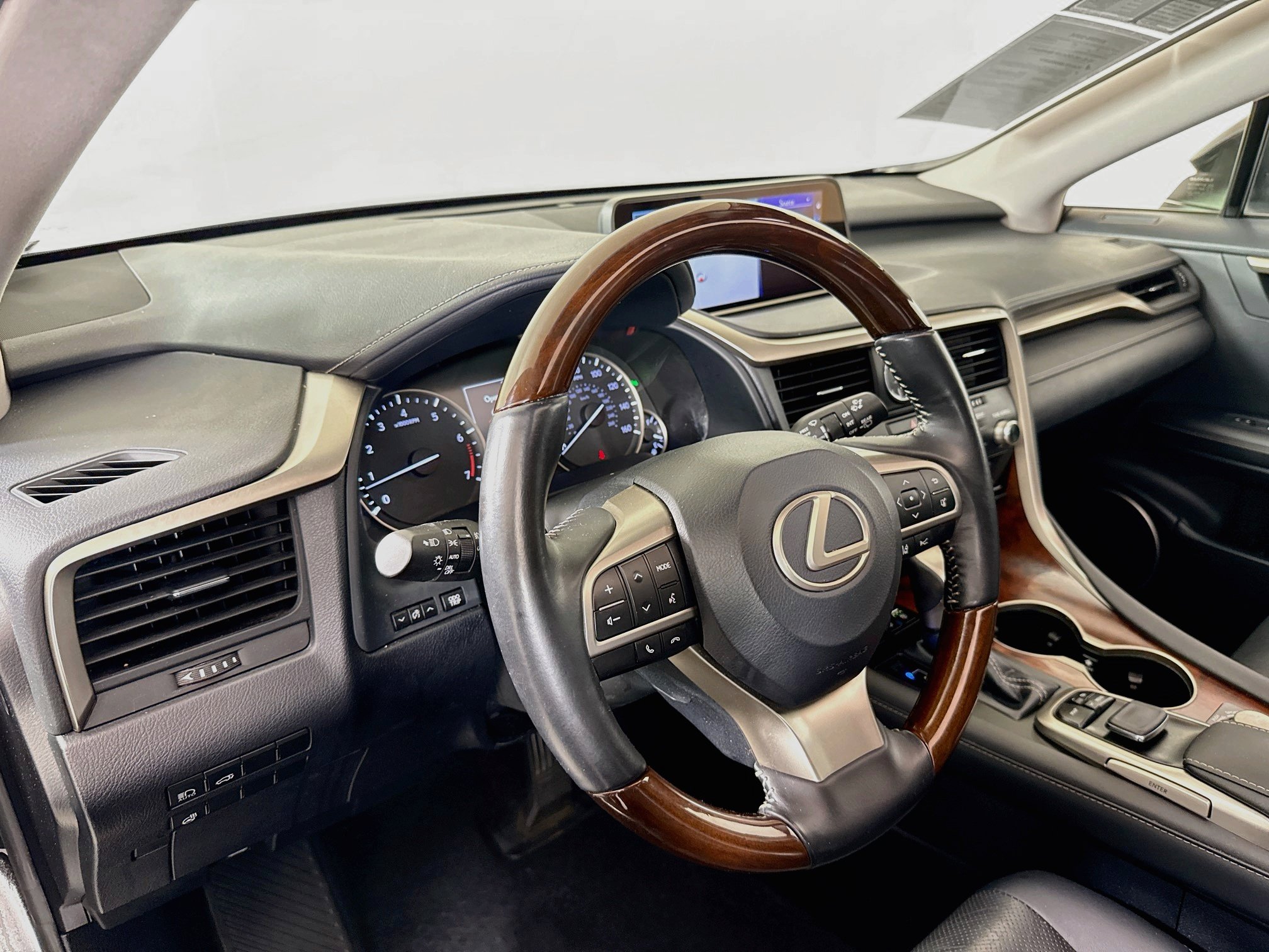 Used 2019 Lexus RX 350L AWD image 9