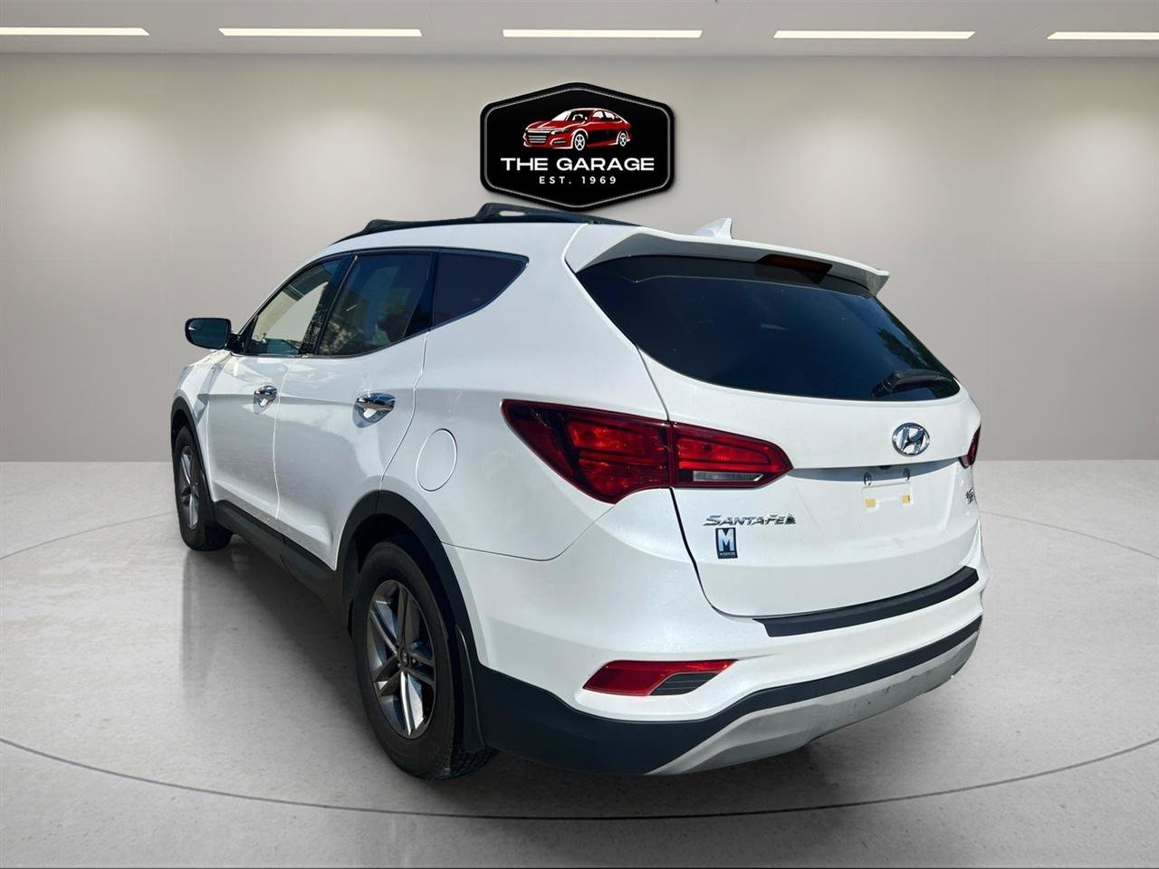 Used 2018 Hyundai Santa Fe Sport w/ 2.4L Value Package 02 AWD/4WD image 3
