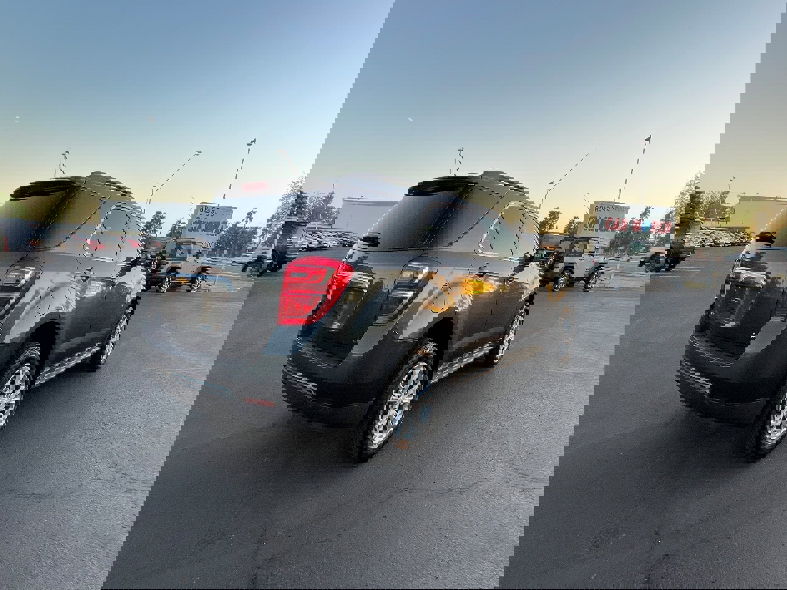 Used 2017 Chevrolet Equinox LT w/ Convenience Package image 5