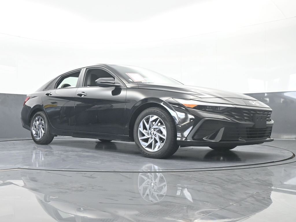 Used 2024 Hyundai Elantra SEL image 63