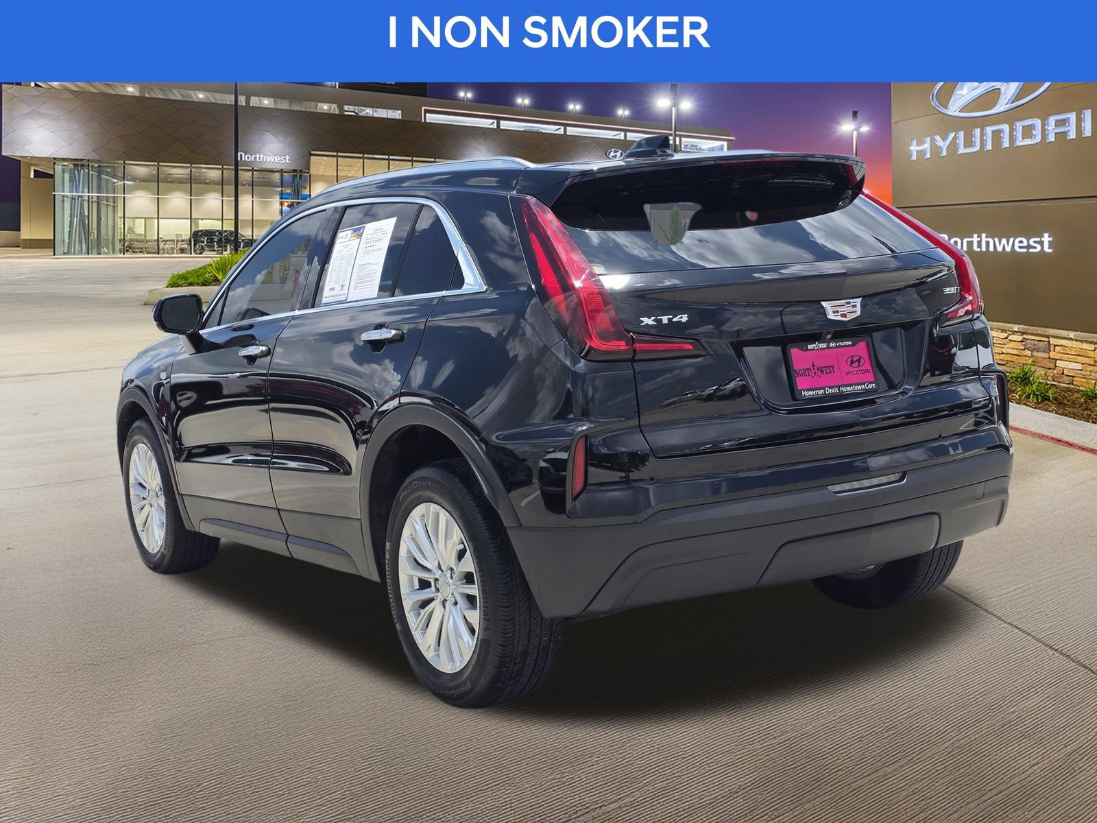 Used 2024 Cadillac XT4 Luxury w/ Cold Weather Package FWD image 9