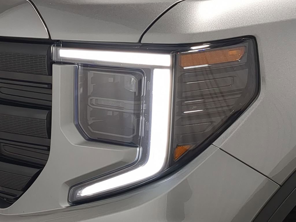 Used 2025 GMC Sierra 1500 Elevation image 18