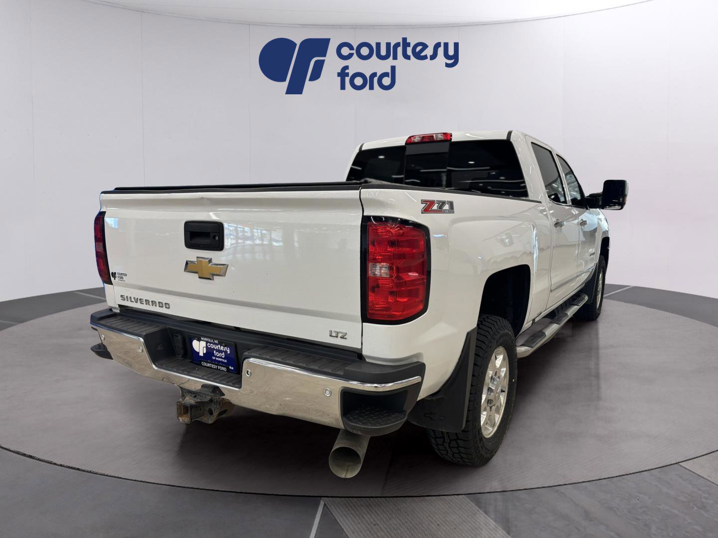 Used 2017 Chevrolet Silverado 3500 LTZ w/ Duramax Plus Package image 7