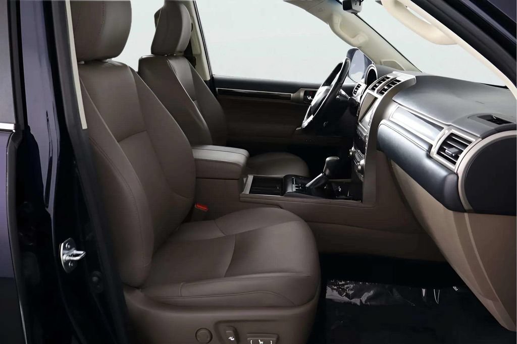 Used 2021 Lexus GX 460 Premium w/ Premium Package AWD/4WD image 23