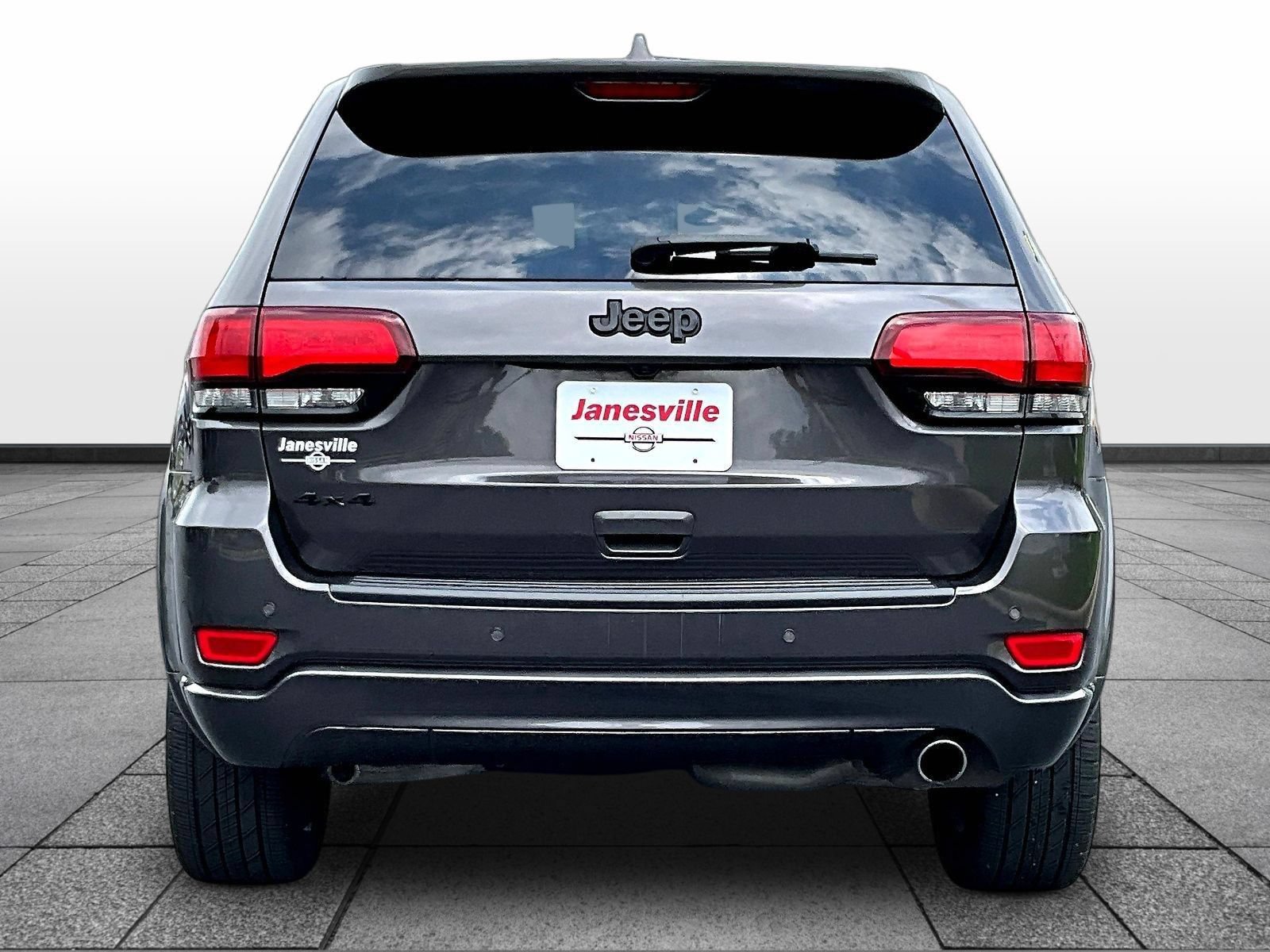 Used 2020 Jeep Grand Cherokee Altitude AWD/4WD image 6
