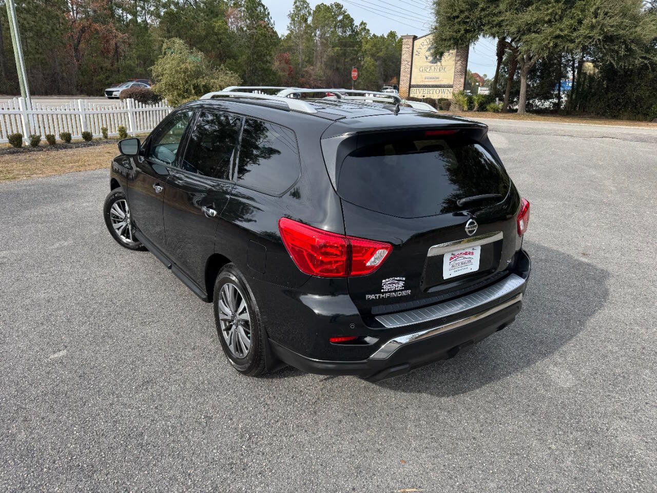 Used 2018 Nissan Pathfinder SL image 4