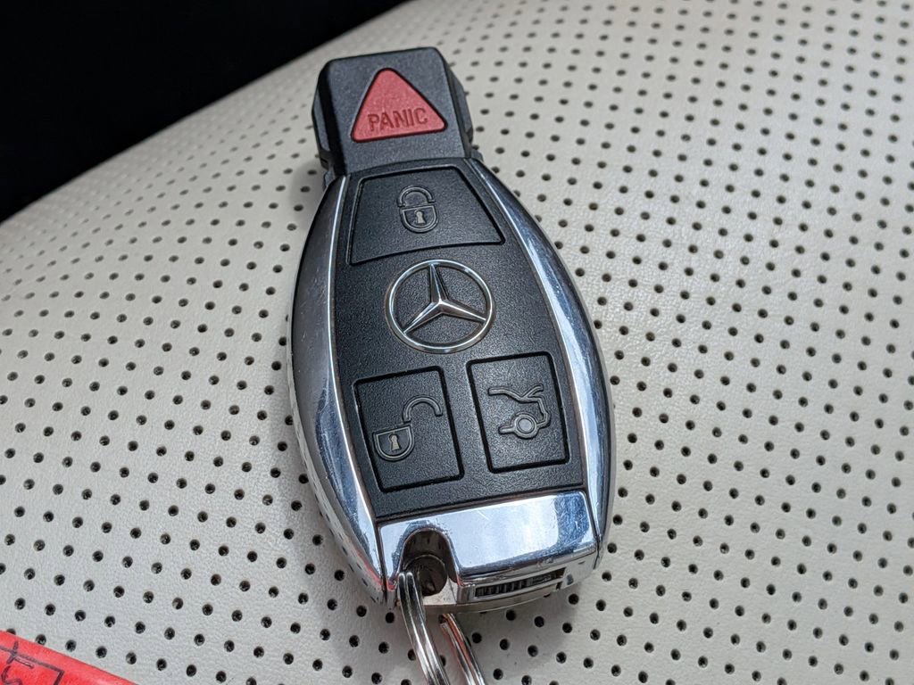 Used 2013 Mercedes-Benz SL 550 image 30