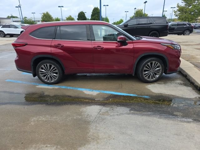 Used 2020 Toyota Highlander Platinum AWD/4WD image 4