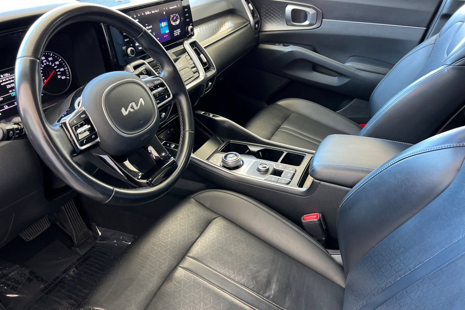 Used 2023 Kia Sorento EX w/ Panoramic Sunroof Package FWD image 13